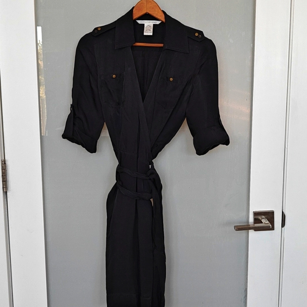 Diane von Furstenberg Black Wrap Dress size 2